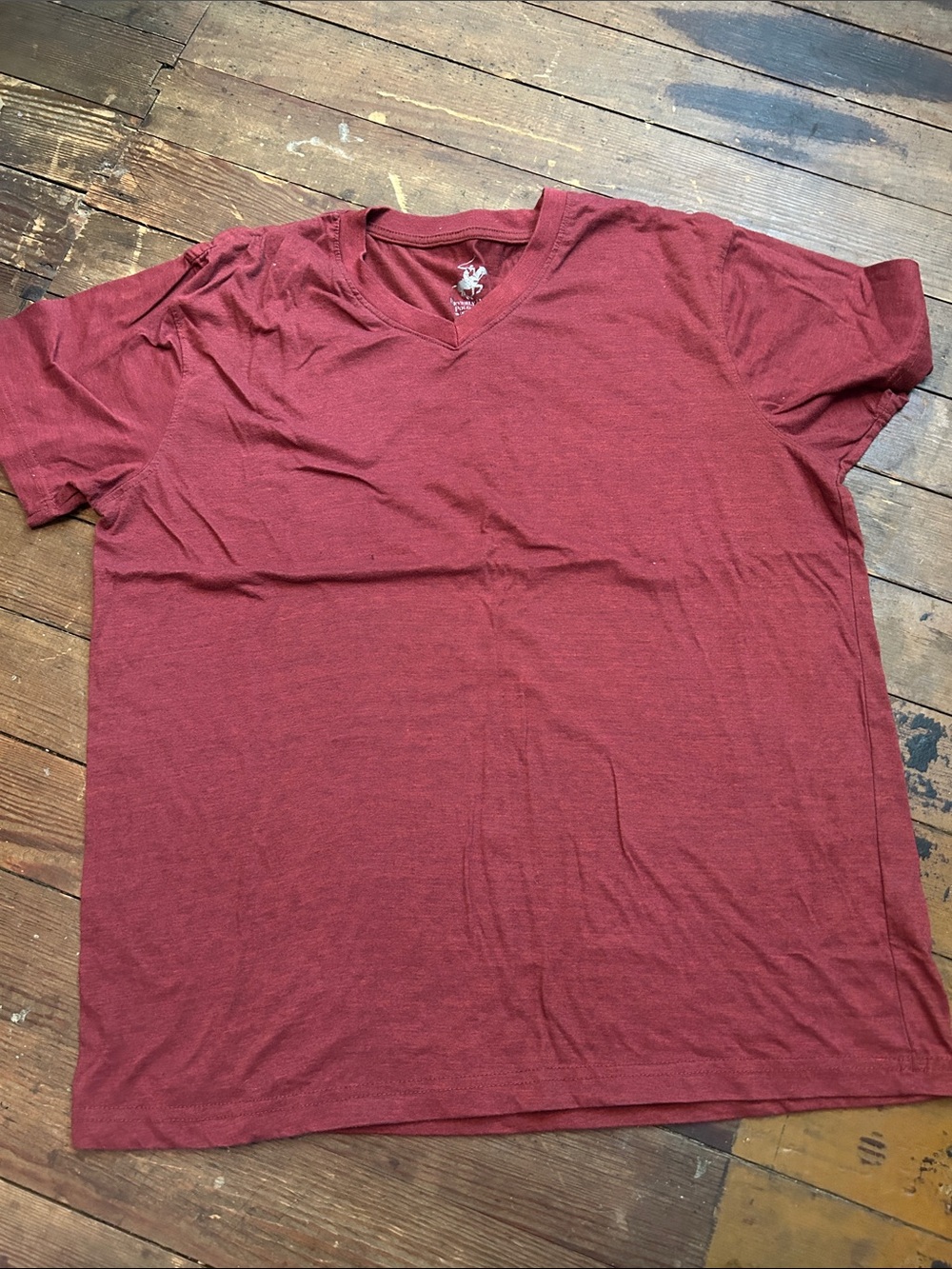 Beverly Hills Polo Club Men's V-Neck Tee in Burgundy